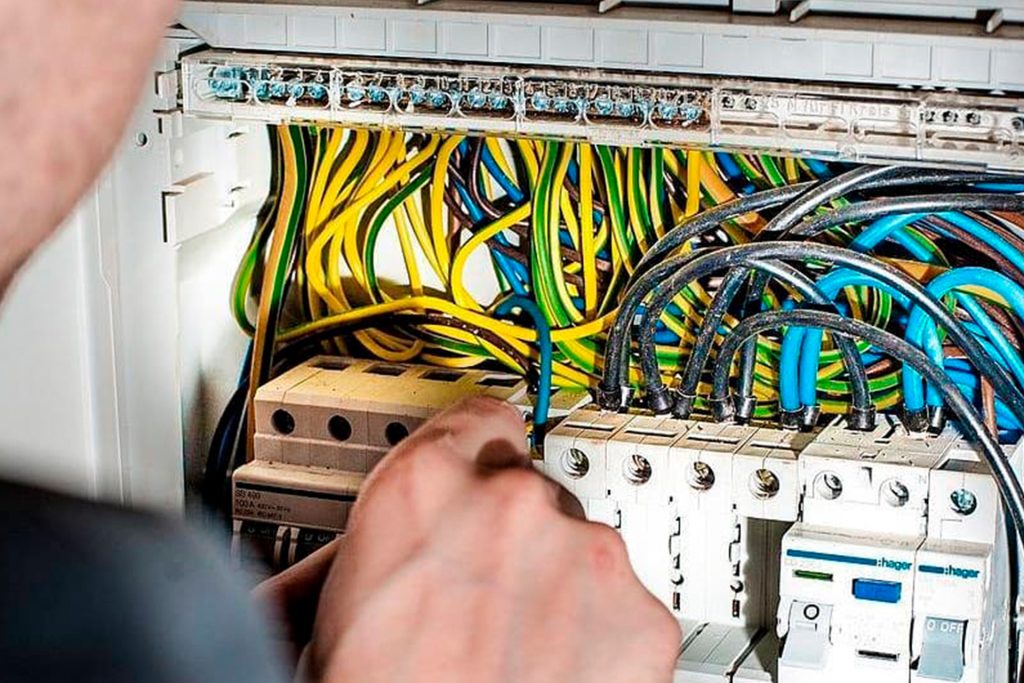 Electricidad, Fontanería y Climatización